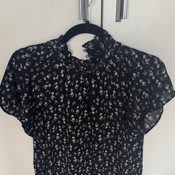 Ann Taylor Black and White Floral Blouse - Picture 3 of 4